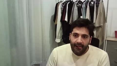 italianboybcn online show from January 16, 7:06 am