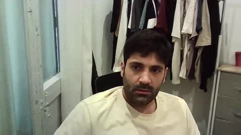 italianboybcn online show from December 20, 9:16 am