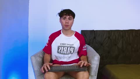 Ithan and Friends online show from February 25, 3:48 pm