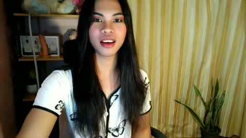 its_chloe20 online show from June 16, 7:51 pm