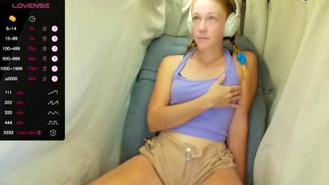 Lily online show from December 16, 1:24 am