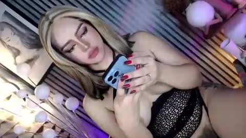 Snapshot of its_me_cataleya chatting on October 21, 5:12 am Cataleya Rogers online show from October 21, 5:12 am