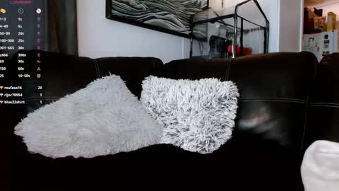 Pixie online show from April 15, 2:09 pm