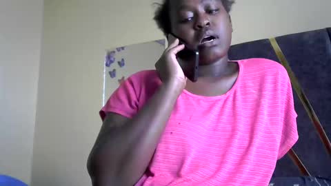 Snapshot of its_sweet chatting on March 2, 2:21 pm BigAss horny online show from March 2, 2:21 pm