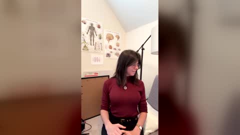 itschloelaurent online show from May 3, 8:04 pm