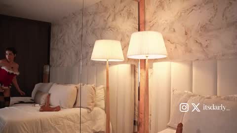     online show from December 22, 5:42 pm