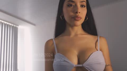 itsssssssme_lana online show from December 28, 3:59 pm