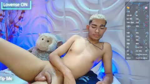 itszairen online show from April 12, 7:45 am