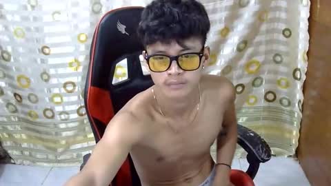 itzme_john online show from March 11, 6:27 am