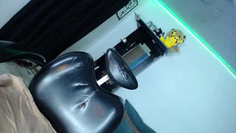 y  online show from January 8, 7:14 am