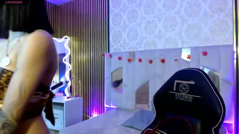 ivanna_tay1 online show from May 27, 1:57 am