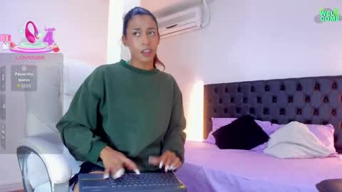 Snapshot of ivi_lopez chatting on October 6, 12:01 pm Ivi online show from October 6, 12:01 pm