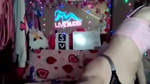 ivorytrixx online show from July 24, 5:26 am