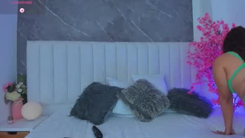 Snapshot of ivy___collins chatting on October 23, 10:54 pm maria online show from October 23, 10:54 pm