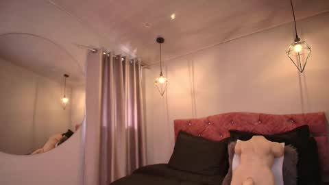 ivy_bonnie online show from December 2, 12:36 pm