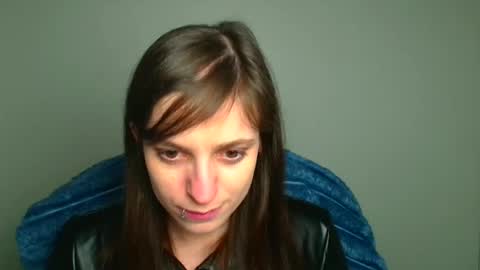 Ivy online show from April 3, 12:45 pm