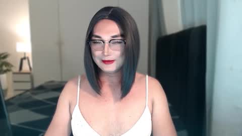 iya_hermosa online show from March 10, 12:42 pm