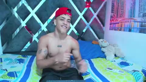 izaack online show from January 17, 3:38 am