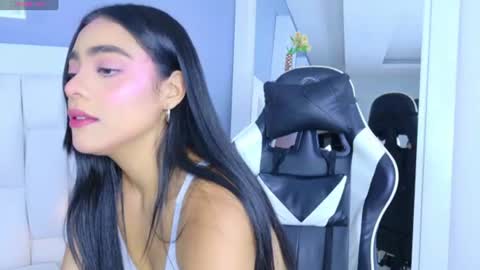 Izan Thorne online show from June 19, 8:37 pm