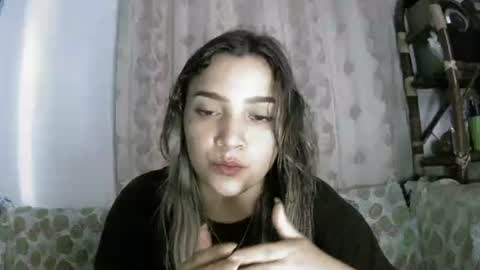 izzy_32 online show from May 7, 10:11 am