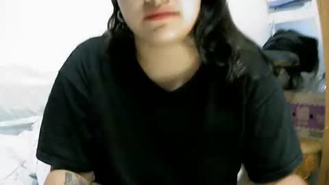 izzy_32 online show from February 7, 2:53 pm