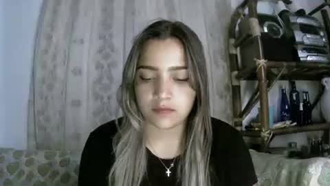 izzy_32 online show from April 29, 7:57 am