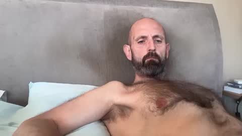 izzysboytoy1 online show from March 25, 2:35 pm