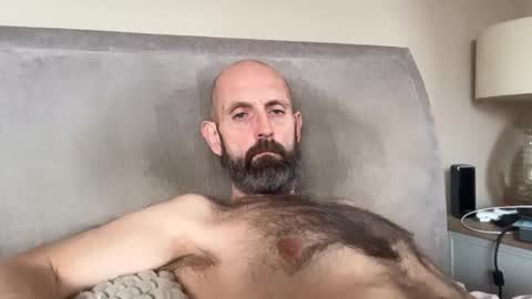 izzysboytoy1 online show from March 15, 1:36 pm