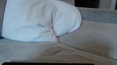 James online show from December 1, 6:06 pm