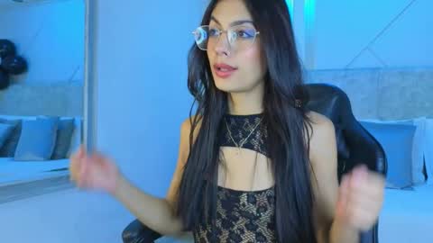 j_belle_ online show from March 21, 2:44 pm