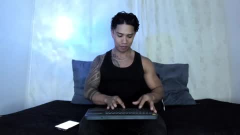 Snapshot of j_musiry chatting on January 21, 5:05 am i am juan musiry independent model online show from January 21, 5:05 am