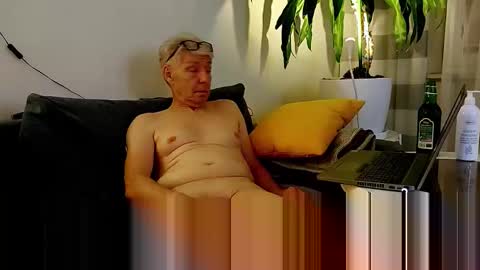 jacek___1 online show from October 14, 6:33 pm