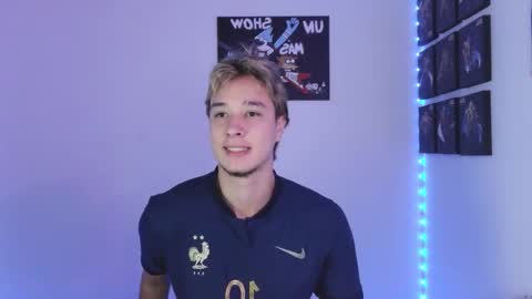 J online show from October 4, 7:11 pm