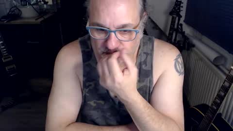 Jack independent model  online show from May 1, 8:58 pm