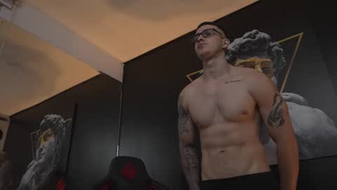 Jackson Olsen online show from November 20, 11:24 pm