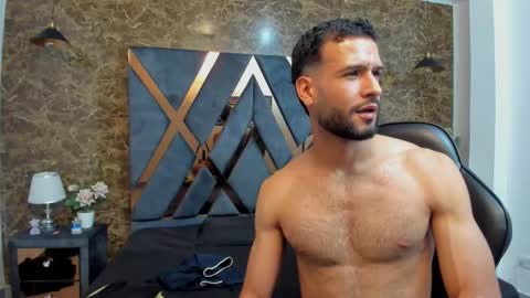 Jaco online show from February 7, 11:52 pm