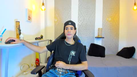 jacob_blackwell online show from November 18, 7:50 pm