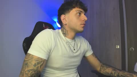 jacobb116 online show from October 3, 12:20 am