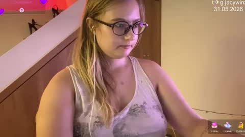 jacywinslat online show from May 31, 6:09 pm