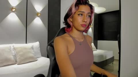 J A D E  online show from October 30, 2:45 am