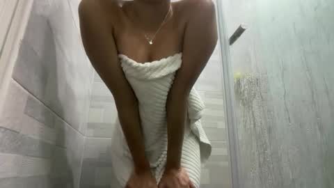 jadelaurent online show from April 25, 5:09 am