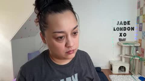 Jade online show from February 27, 2:54 pm