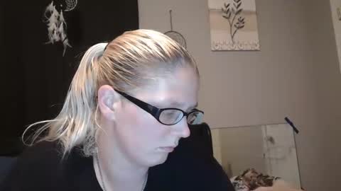 JadeLuv online show from December 9, 1:40 am