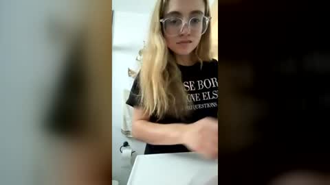 jademonroe0522 online show from July 3, 12:32 pm