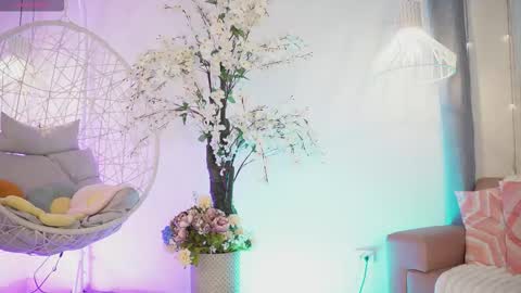 Jade Summer online show from September 17, 11:35 am