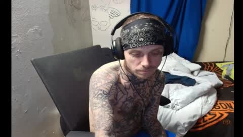 showingitoff online show from February 14, 2:31 pm