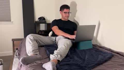 Snapshot of jakesexhibition chatting on October 25, 8:24 am Jake Porter online show from October 25, 8:24 am