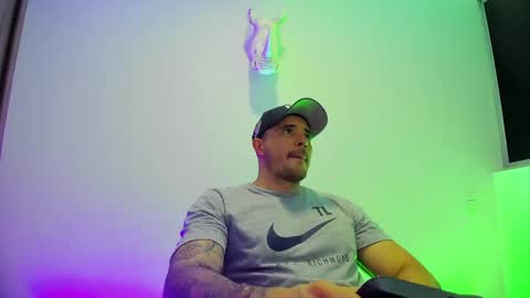 jakestone_1 online show from May 8, 2:39 am
