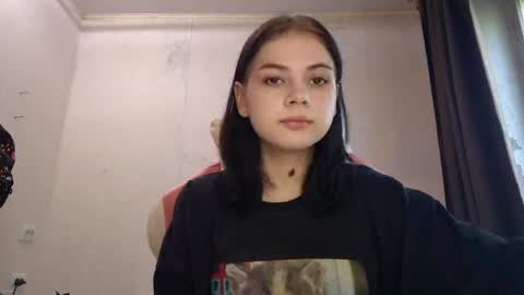 Mila online show from May 31, 5:17 am