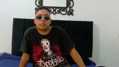 james_02__ online show from July 3, 5:01 am